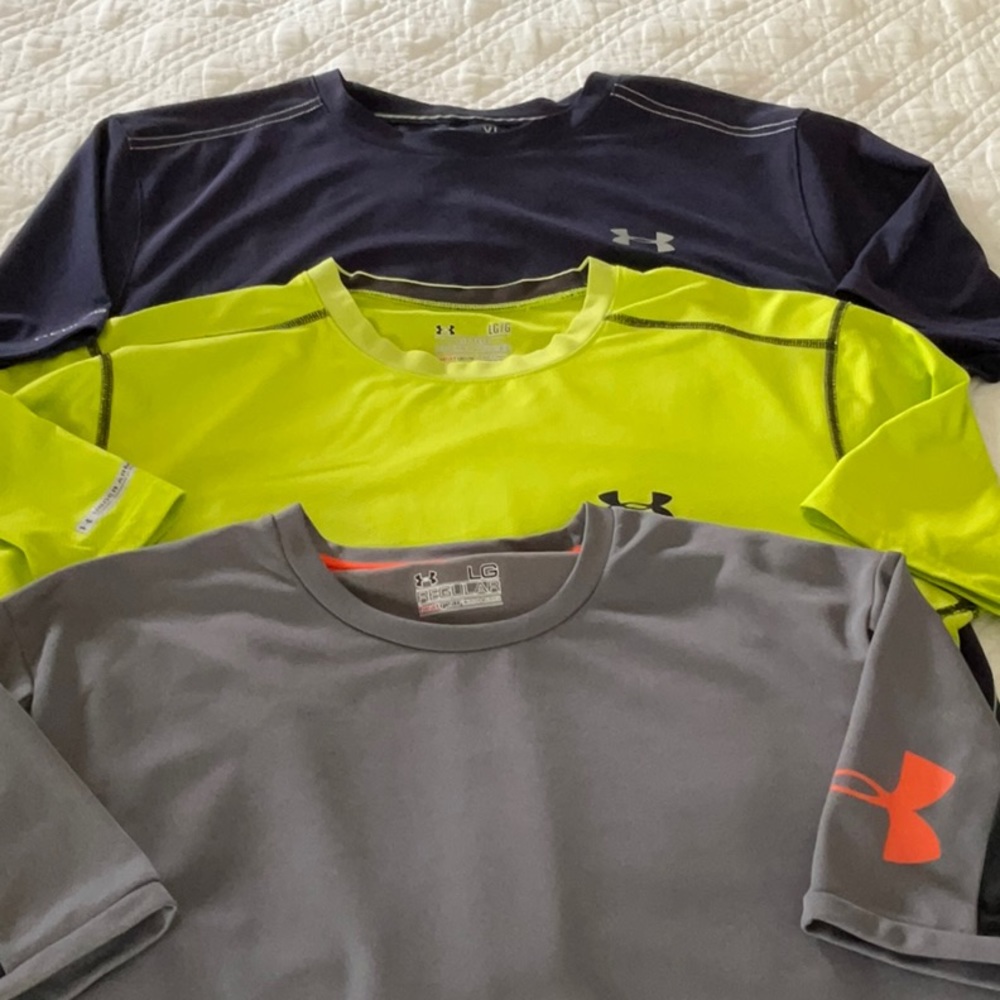 3 UA Short Sleeve Athletic Shirts